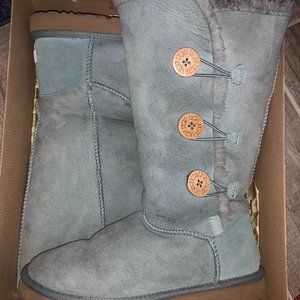 UGGs - Women' s Size 9 Sage Bailey Button Triplet